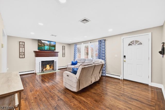 295 Tremont Ave, North Plainfield Boro, NJ 07063