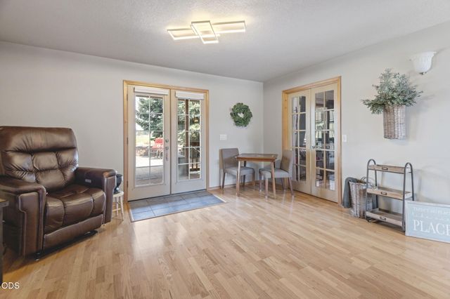 8045 NW Grubstake Way, Redmond, OR 97756