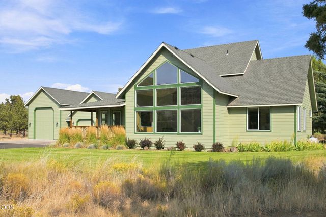 8045 NW Grubstake Way, Redmond, OR 97756