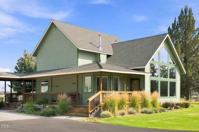 8045 NW Grubstake Way, Redmond, OR 97756