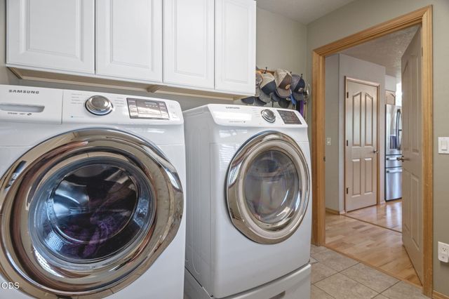 8045 NW Grubstake Way, Redmond, OR 97756