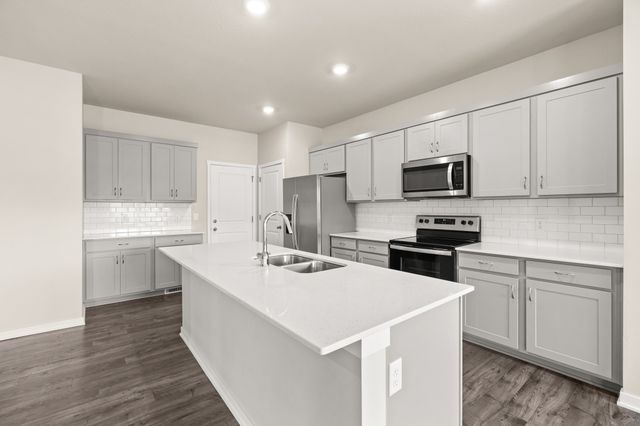 2302 SW Plaza Parkway, Ankeny, IA 50023