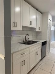 834 NW 81st Way 8, Plantation, FL 33324