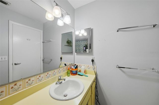 157 DEERFIELD AVENUE NE, Port Charlotte, FL 33952