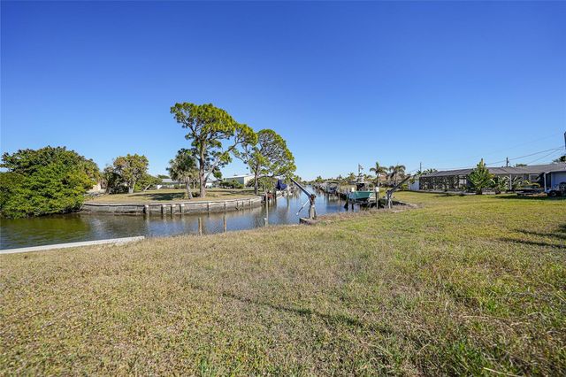 157 DEERFIELD AVENUE NE, Port Charlotte, FL 33952