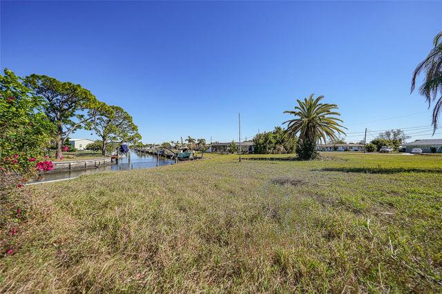 157 DEERFIELD AVENUE NE, Port Charlotte, FL 33952