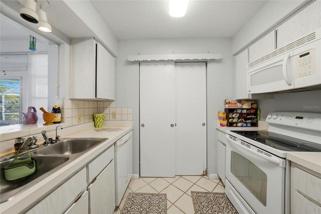 157 DEERFIELD AVENUE NE, Port Charlotte, FL 33952