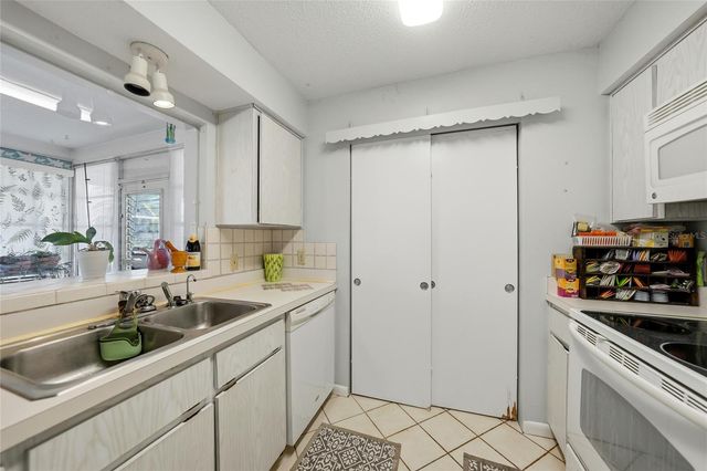 157 DEERFIELD AVENUE NE, Port Charlotte, FL 33952