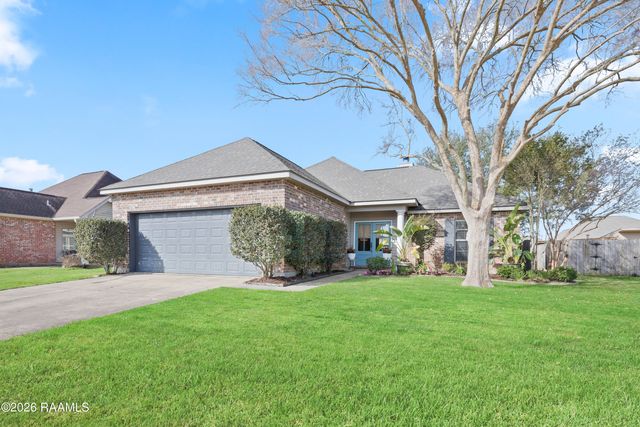 406 Deer Meadow Boulevard, Broussard, LA 70518