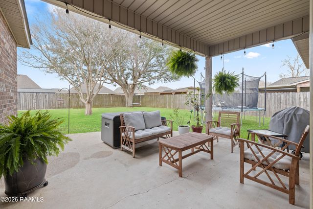 406 Deer Meadow Boulevard, Broussard, LA 70518