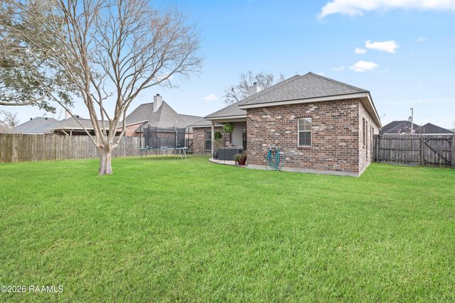 406 Deer Meadow Boulevard, Broussard, LA 70518