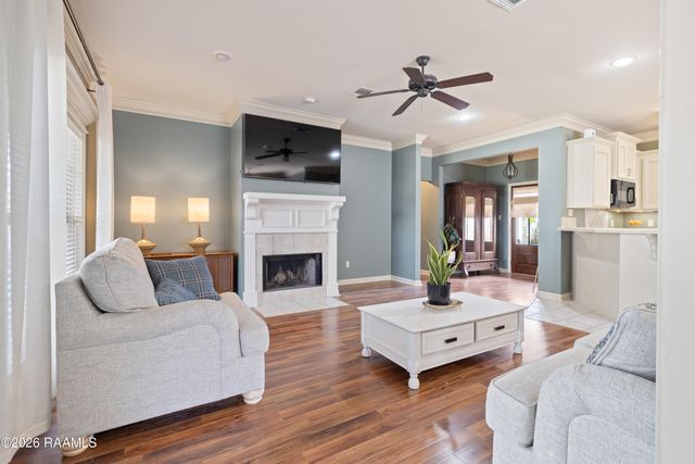 406 Deer Meadow Boulevard, Broussard, LA 70518