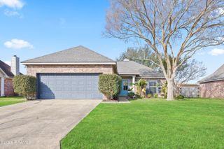 406 Deer Meadow Boulevard, Broussard, LA 70518