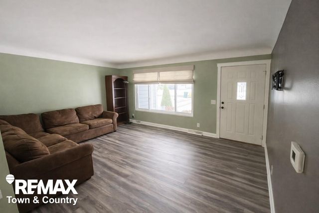 1209 Clearview Drive, Flushing, MI 48433