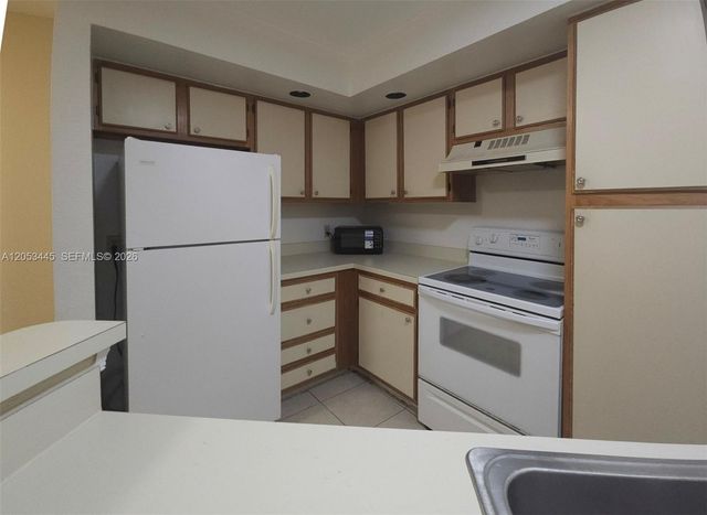 3310 N Pinewalk Dr N 1825, Margate, FL 33063