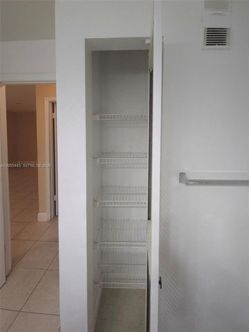 3310 N Pinewalk Dr N 1825, Margate, FL 33063