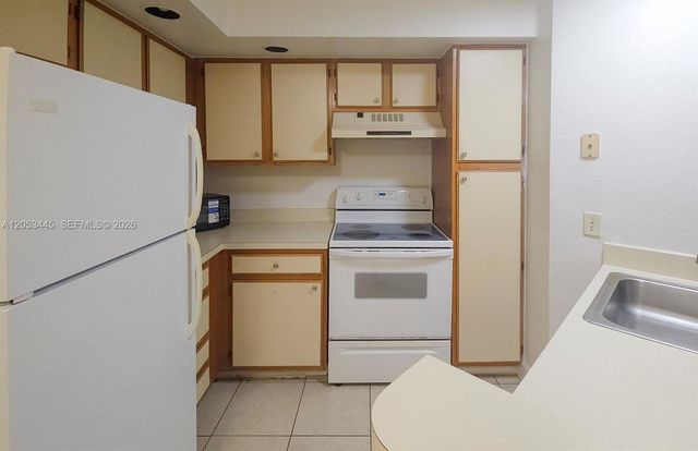 3310 N Pinewalk Dr N 1825, Margate, FL 33063