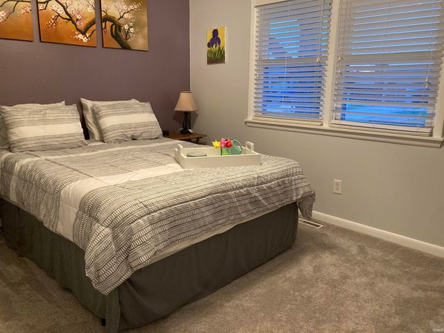 1725 N Meadow Road, Evansville, IN 47715