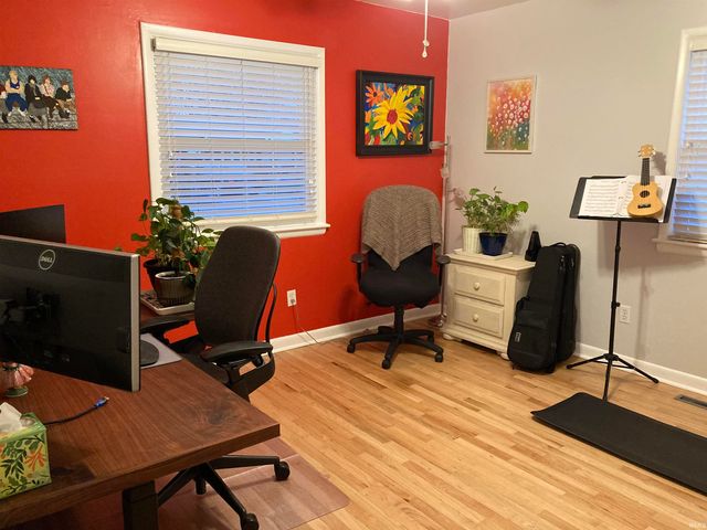 1725 N Meadow Road, Evansville, IN 47715