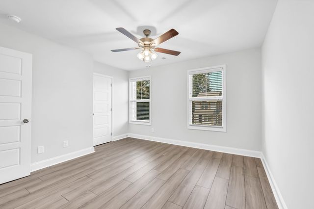 149 Quarry Point Dr, Clarksville, TN 37043