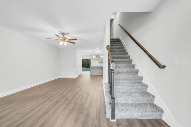 149 Quarry Point Dr, Clarksville, TN 37043