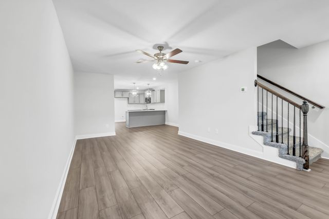 149 Quarry Point Dr, Clarksville, TN 37043
