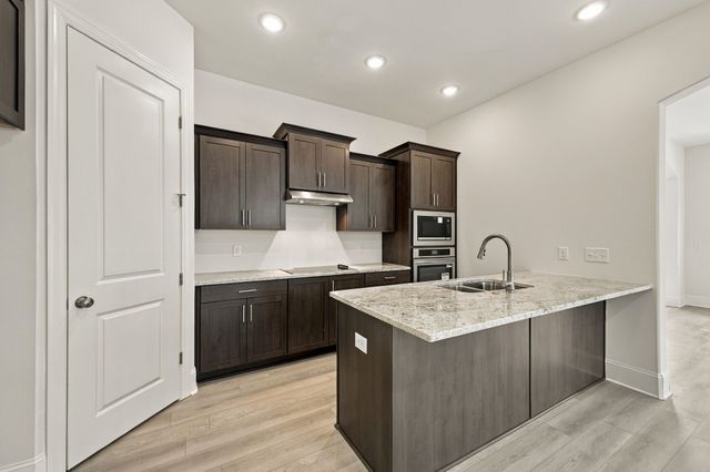 1103 Freeboard Aly, La Vergne, TN 37086