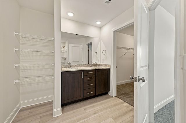 1103 Freeboard Aly, La Vergne, TN 37086
