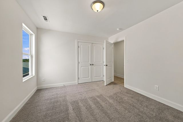 1103 Freeboard Aly, La Vergne, TN 37086