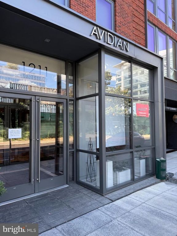 1211 VAN ST SE #806, Washington, DC 20003