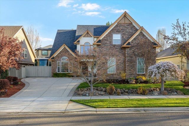 3773 Creek View Drive, Medford, OR 97504