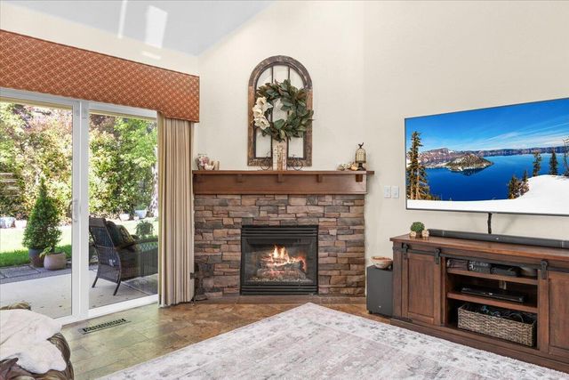 3773 Creek View Drive, Medford, OR 97504