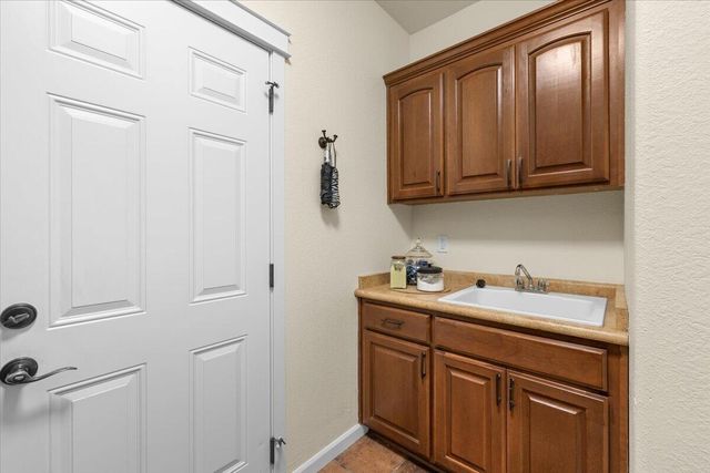 3773 Creek View Drive, Medford, OR 97504