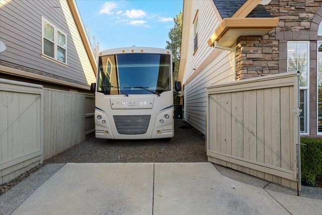 3773 Creek View Drive, Medford, OR 97504