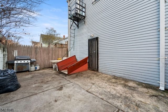 424 Summer Ave, Newark City, NJ 07104