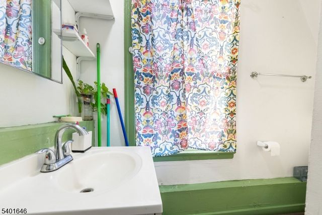 424 Summer Ave, Newark City, NJ 07104