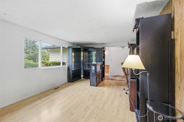 3343 Garfield Court, Oak Harbor, WA 98277