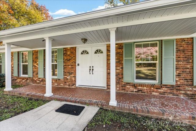 1840 Stoneyridge Drive, Charlotte, NC 28214