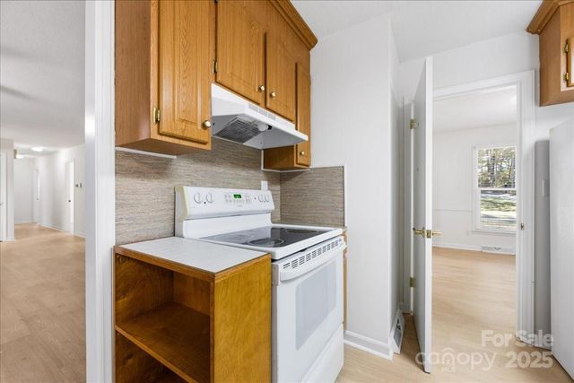 1840 Stoneyridge Drive, Charlotte, NC 28214