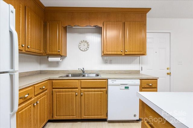 1840 Stoneyridge Drive, Charlotte, NC 28214