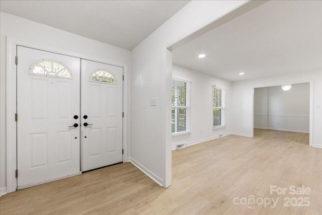 1840 Stoneyridge Drive, Charlotte, NC 28214