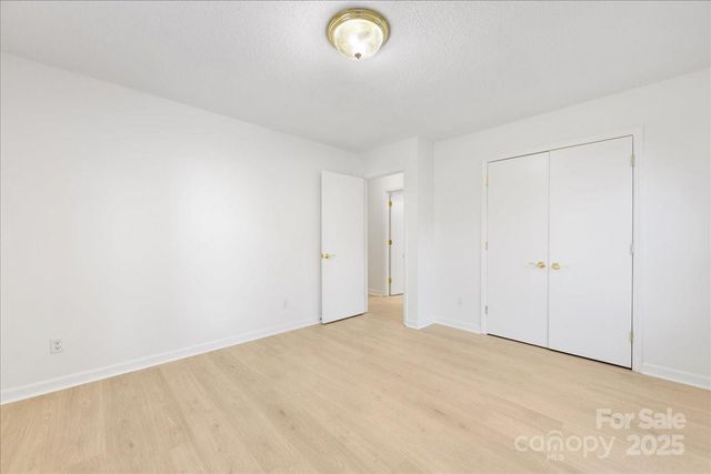 1840 Stoneyridge Drive, Charlotte, NC 28214