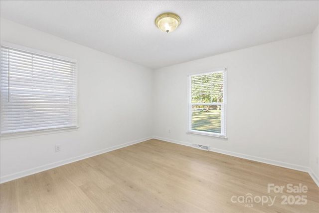 1840 Stoneyridge Drive, Charlotte, NC 28214