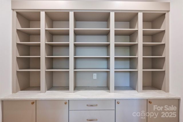 1544 Providence Drive, Charlotte, NC 28211