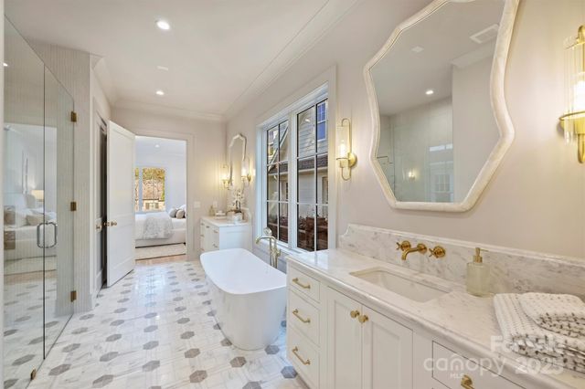 1544 Providence Drive, Charlotte, NC 28211