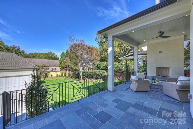 1544 Providence Drive, Charlotte, NC 28211