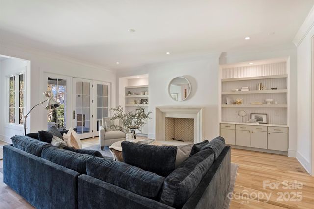 1544 Providence Drive, Charlotte, NC 28211