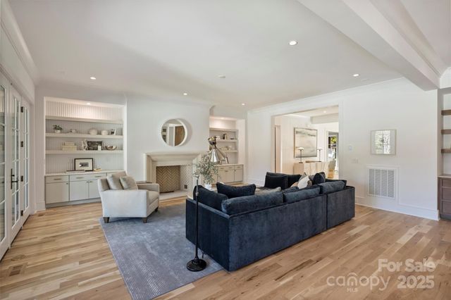 1544 Providence Drive, Charlotte, NC 28211