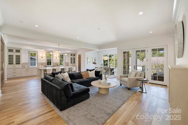 1544 Providence Drive, Charlotte, NC 28211