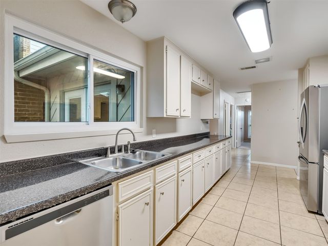 2362 College Green Drive, Houston, TX 77058